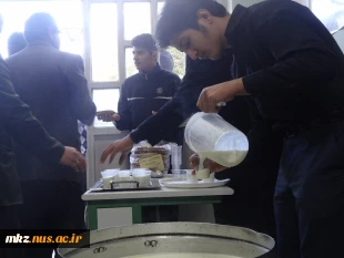 قرائت زیارت عاشورا در نمازخانه دانشکده در ایام محرم شهید دشت کربلا همراه با پذیرایی   10