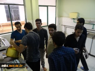 گفتمان دانشگاهی با حضرت استاد عین القضاتی در خوابگاه دانشکده  4