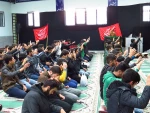 قرائت زیارت عاشورا در نمازخانه دنشگاه در ایام اربعین امام حسین علیه السلام 4