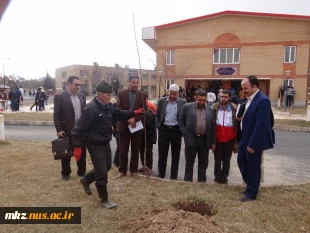 درختکاری در محوطه دانشکده به مناسب روز درختکاری 8