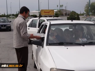 ایستگاه صلواتی در جلوی درب ورودی دانشگاه 12